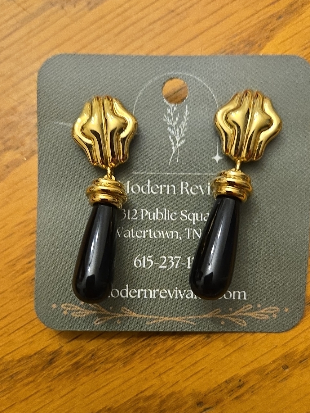NWT Vintage Gold and Black Dangle Earrings
